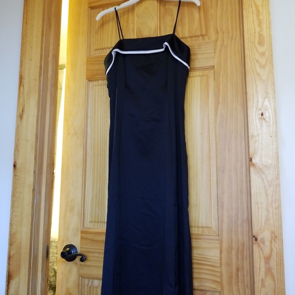 NWT Beautiful black gown